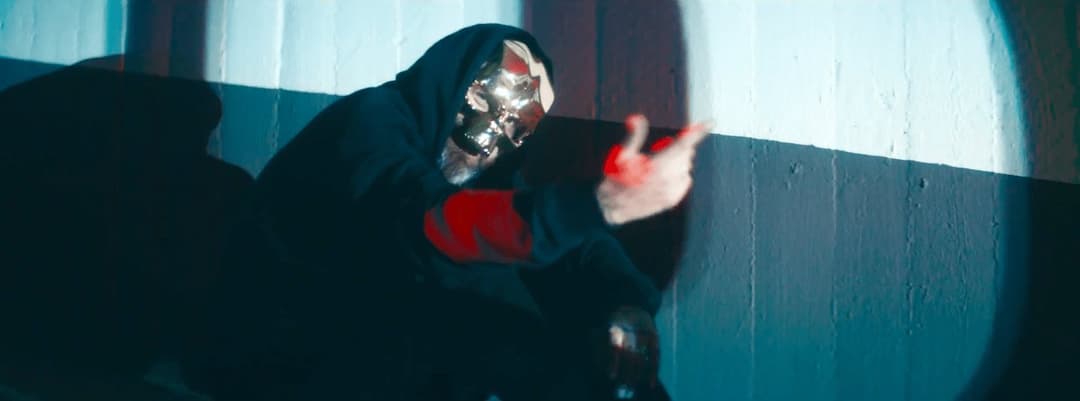 SAVAS & SIDO – ROYAL BUNKER