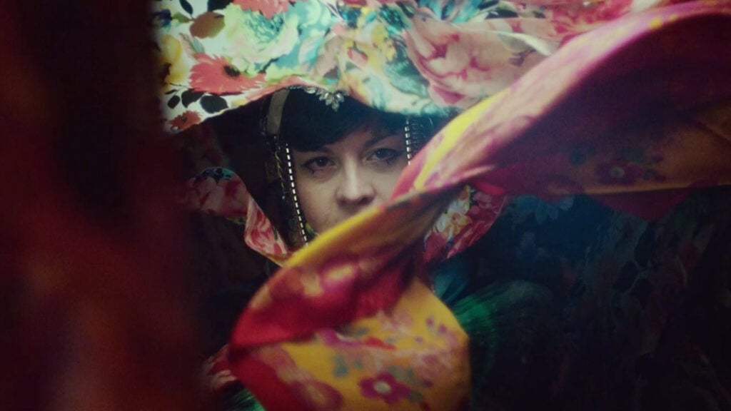 MISS PLATNUM FEAT. YASHA – GLÜCK UND BENZIN - EASYdoesit