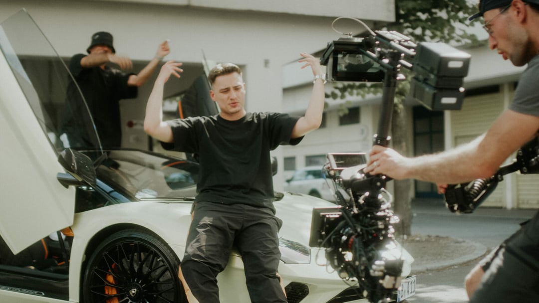 CAPITAL BRA X NGEE - HOPS (PROD. BY BEATZARRE & DJORKAEFF) - EASYdoesit