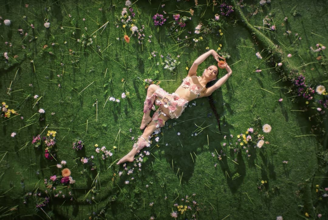 ALLE FARBEN x THERESA REX - SEX by Henrik Alm, 2021 - EASYdoesit