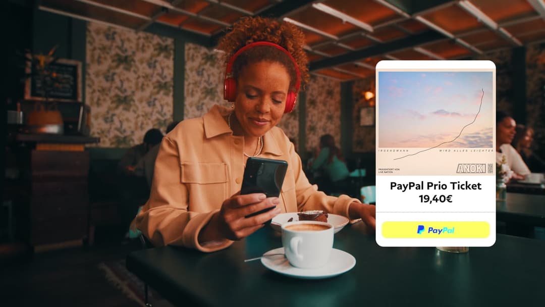 PAYPAL x LIVENATION by Chris Schwarz, 2022 - EASYdoesit