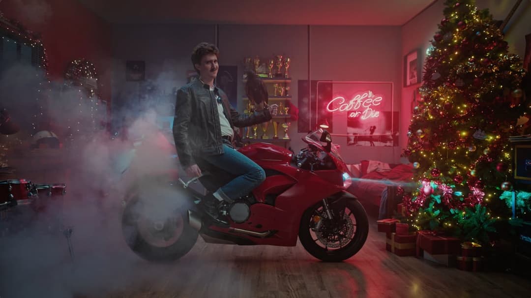 Old Spice - Gift the boy. Smell the man. DC., 2024 - EASYdoesit