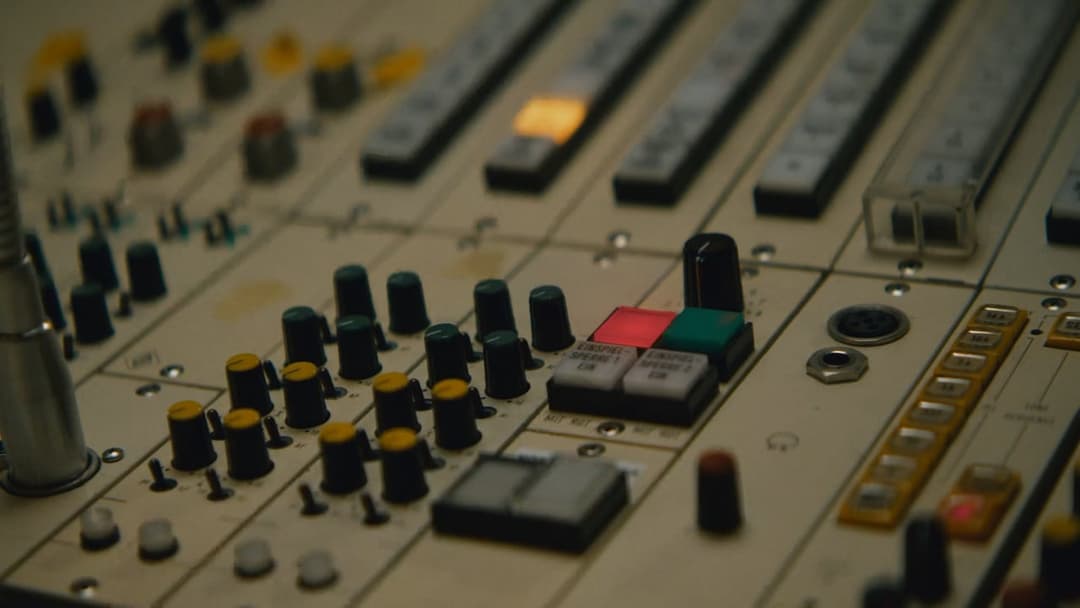 Share - Charity Hit 2020 by Arrigo Reuss, 2020 - EASYdoesit