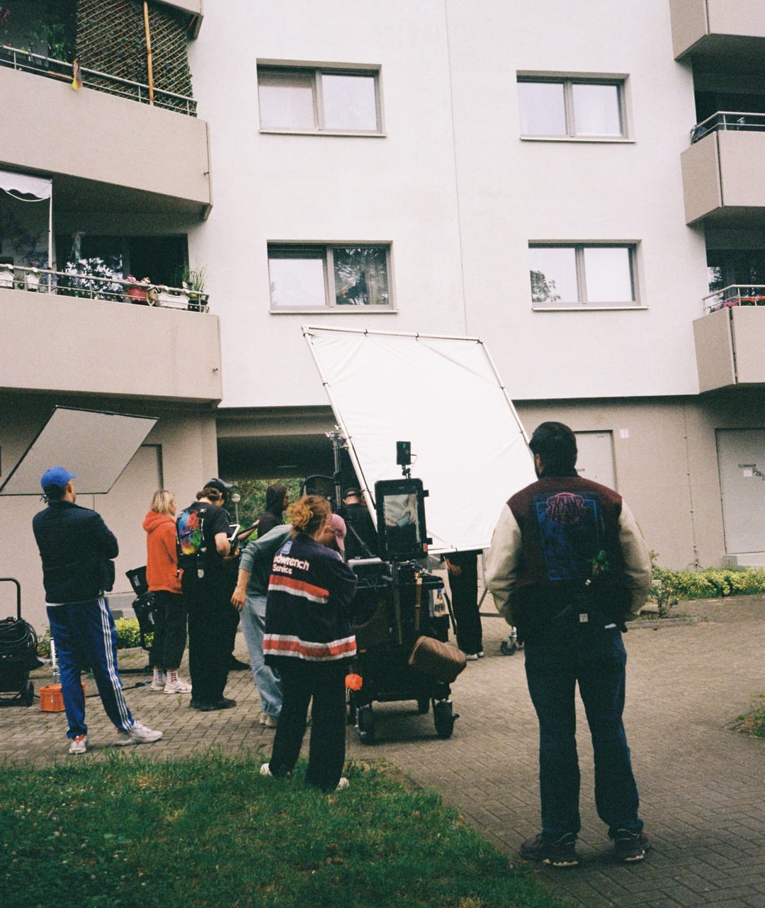 SIDO - TOURTRAILER - EASYdoesit